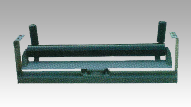 平行上、下調心托輥組